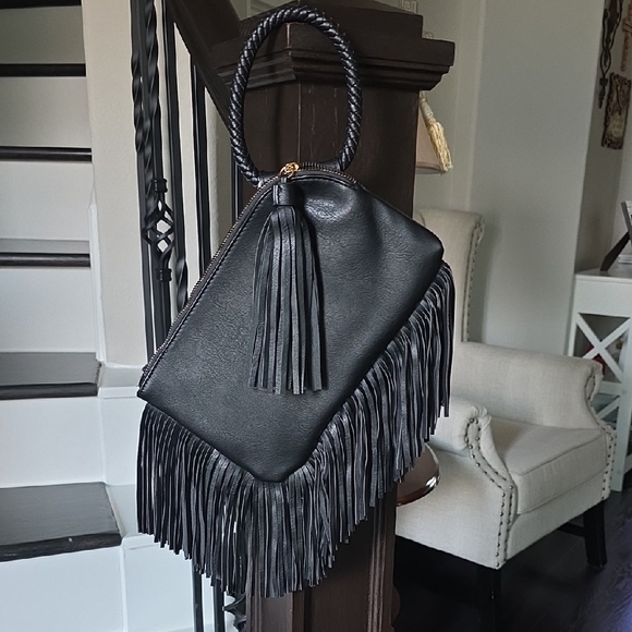 Chic Black Fringe Leather Bag